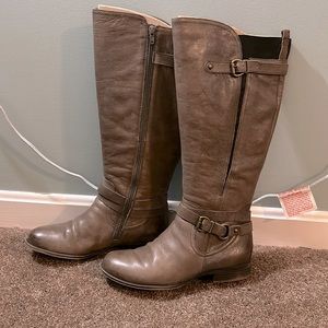 Wide shaft size 8.5 W Naturalizer boots